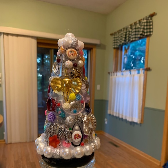 ELEPHANT LOVE Junkdrawer Tree Handmade Decoration - Picture 14 of 16